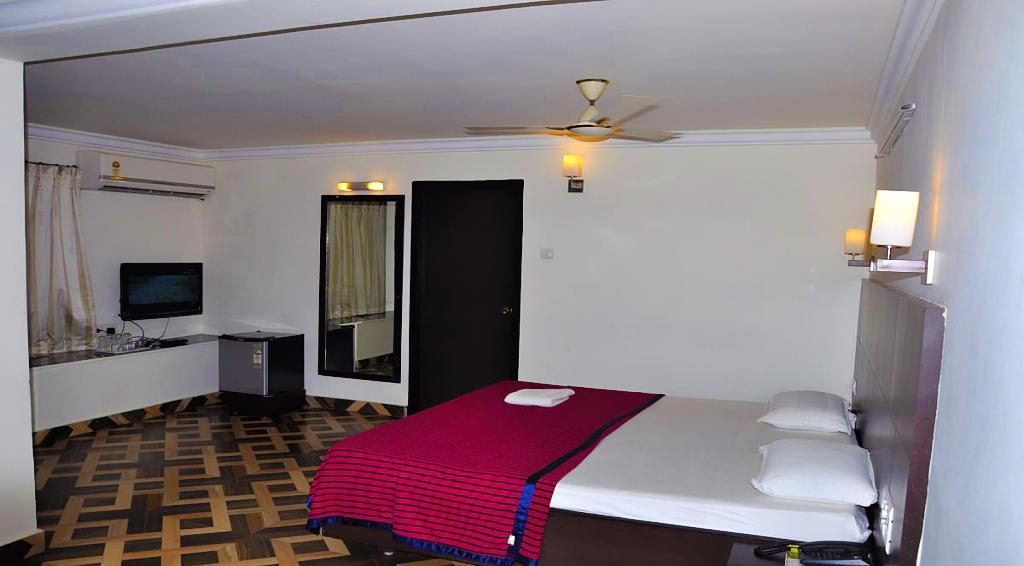 Aditya Palace Hotell Rājahmundry Exteriör bild